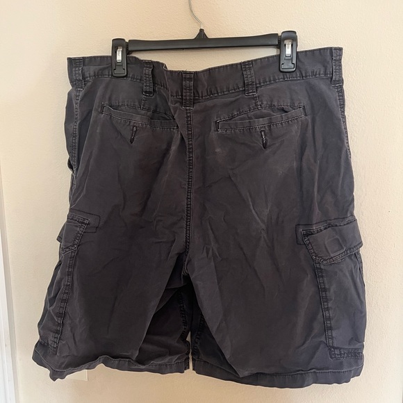 Gray cargo shorts - Picture 4 of 6
